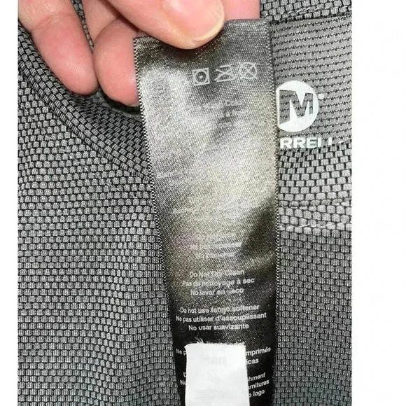 Mens size M Merrell “Tough Mudder “ 2016 Half Finisher Dry-Fit Shirt - Picture 7 of 7